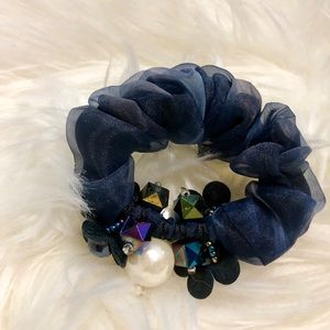 Royal blue scrunchy gemstone pearl bracelet